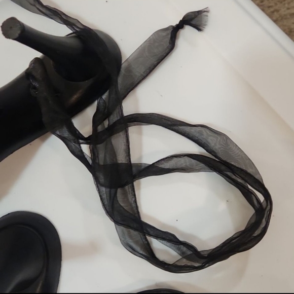 Ankle wrap Sandals, Size 9 (US) - Picture 9 of 11